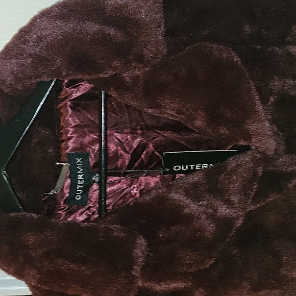 NWT Outermix Classic Faux Fur Jacket - Picture 2 of 11